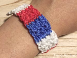 Patriotic Star Bracelet by Tying An End