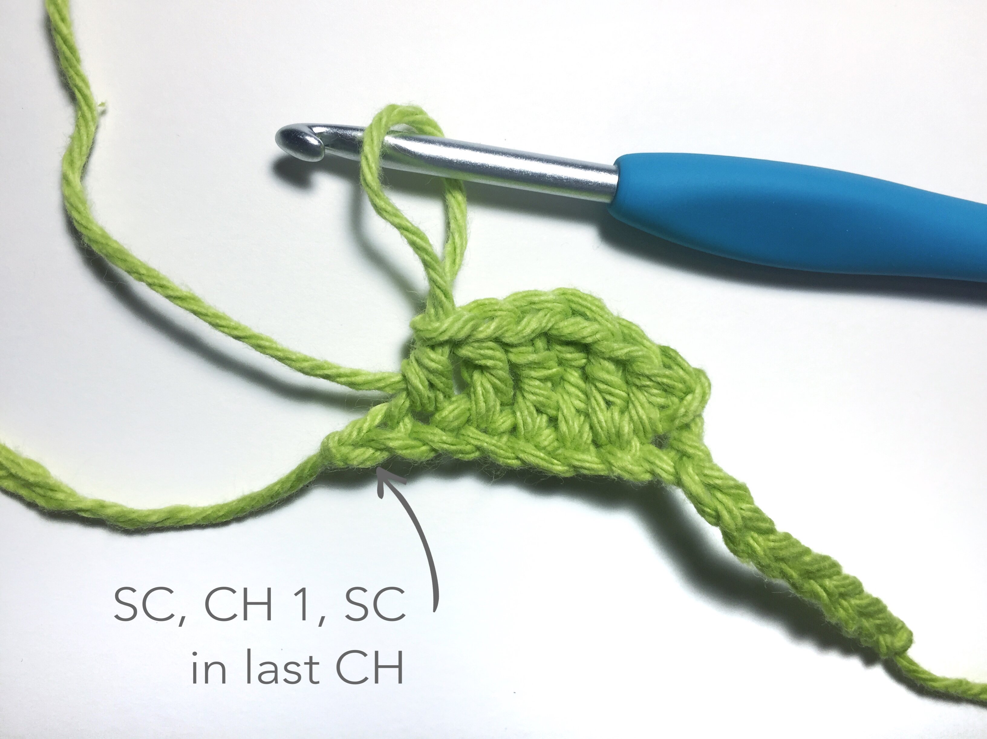 [Free Crochet Pattern] Cute little leaves to guide your reading! Budding Leaf Bookmark by Tying An End