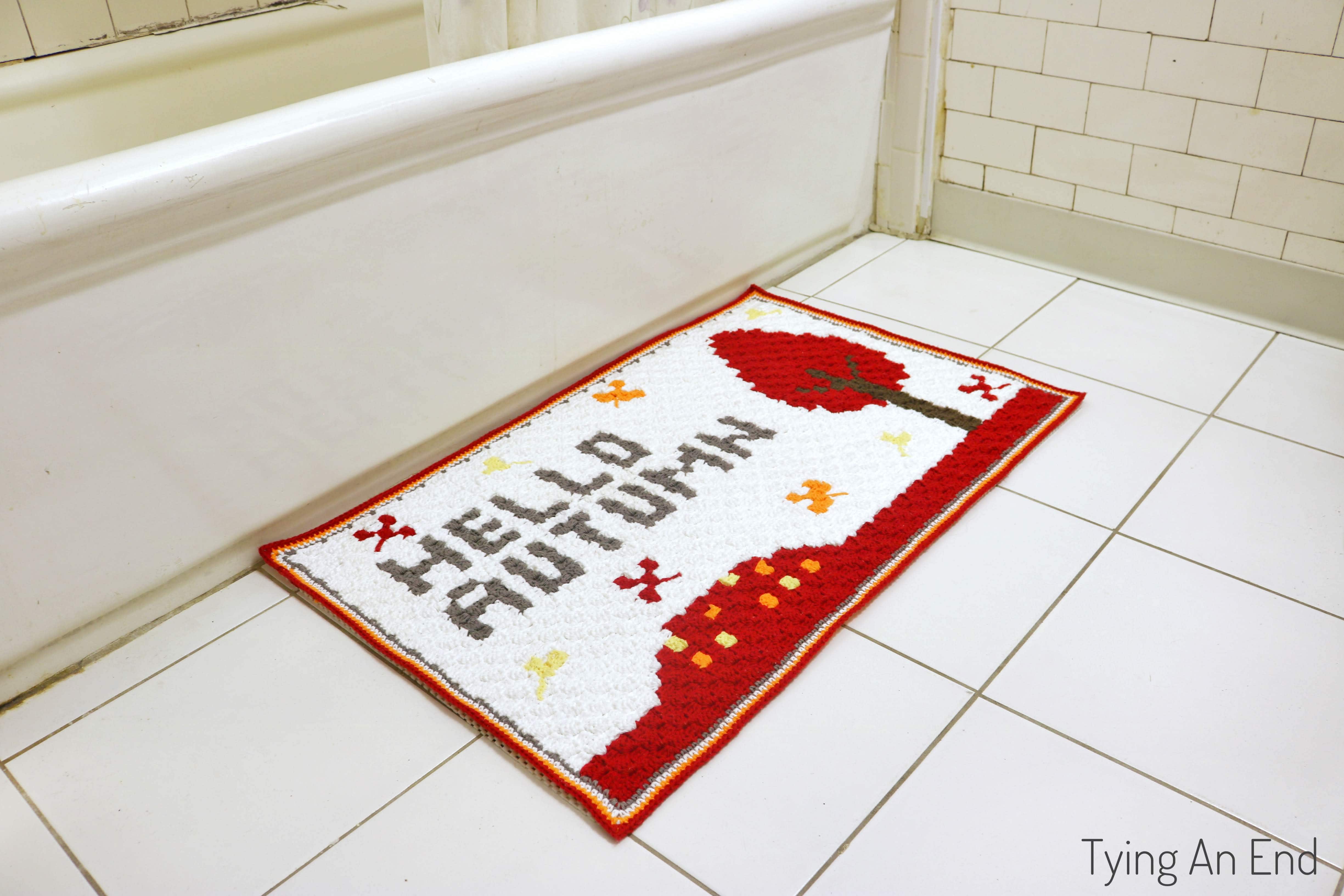 [Free Crochet Pattern] If autumn is your favorite weather, this would be perfect project! Even if there's no window or poor view of outside from your bathroom, you still can feel autumn! Hello Autumn Bath Mat by Tying An End